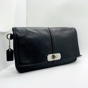 COACH✨Large Chelsea Kristin Leather Turnlock Wristlet